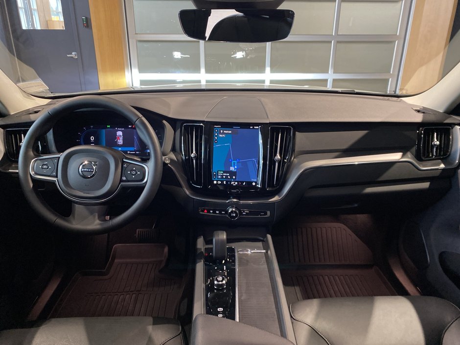 2025 Volvo XC60 Core Dark Theme-10