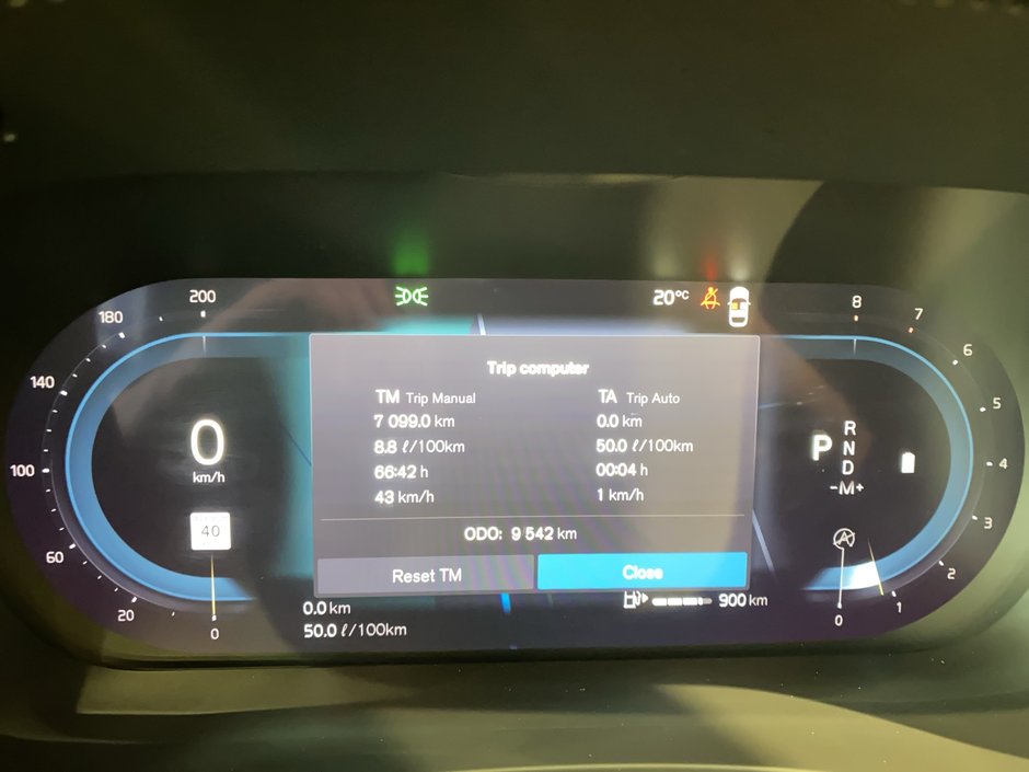 2025 Volvo XC60 Core Dark Theme-15