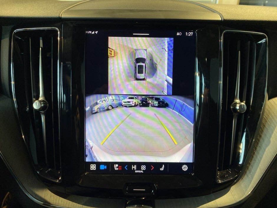 2025 Volvo XC60 B5 AWD Plus Dark Theme-16