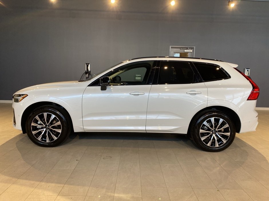 2025 Volvo XC60 B5 AWD Plus Dark Theme-1