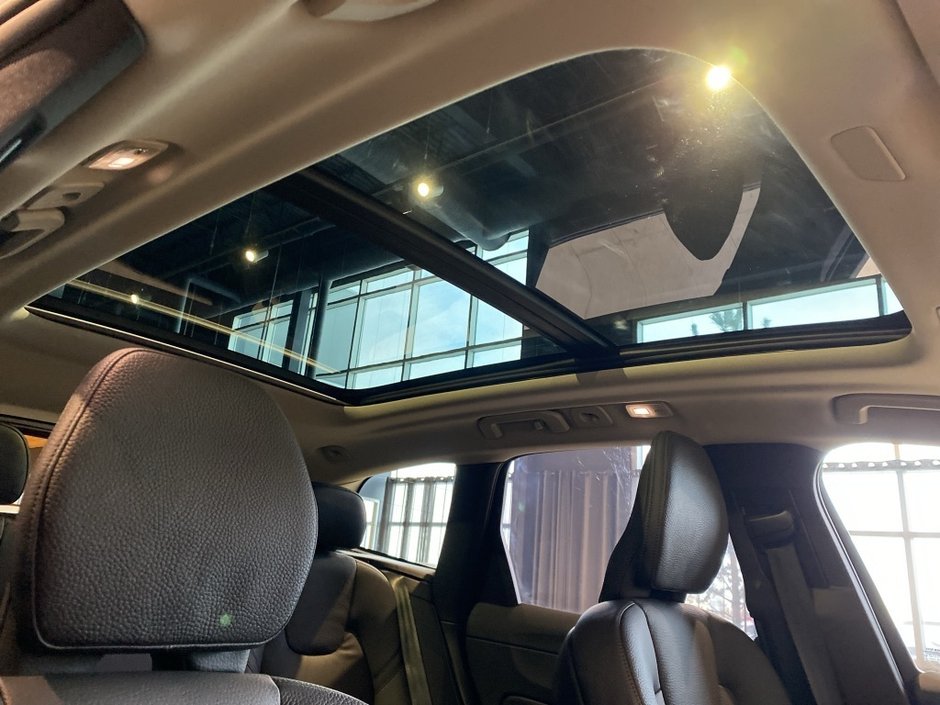 2025 Volvo XC60 B5 AWD Plus Dark Theme-24