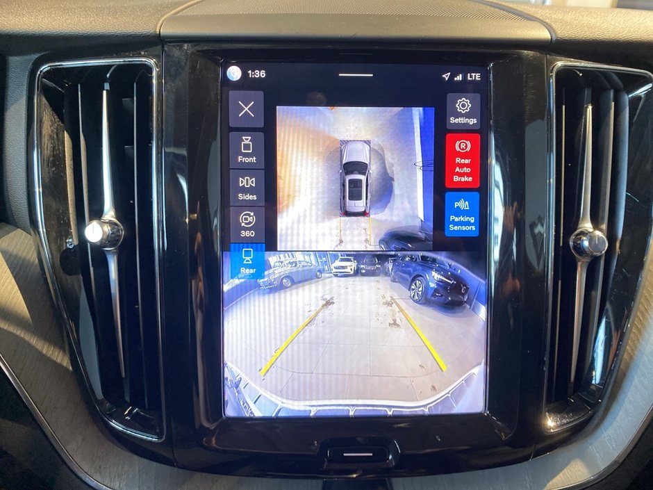 2025 Volvo XC60 B5 AWD Plus Dark Theme-16