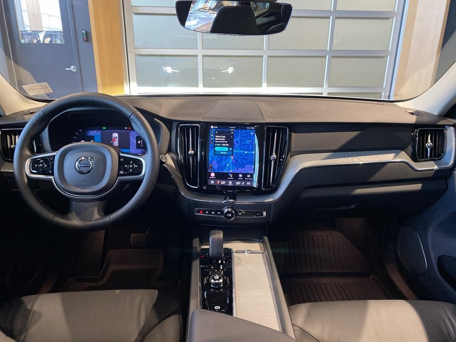 2025 Volvo XC60 B5 AWD Plus Dark Theme-10