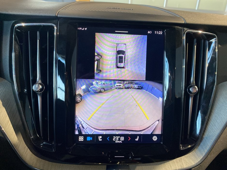 2025 Volvo XC60 B5 AWD Plus Dark Theme-15