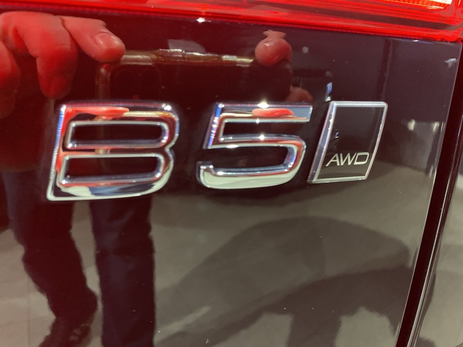 2025 Volvo XC60 B5 AWD Plus Dark Theme-26