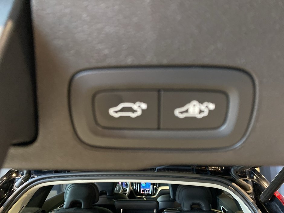 2025 Volvo XC60 B5 AWD Plus Dark Theme-20