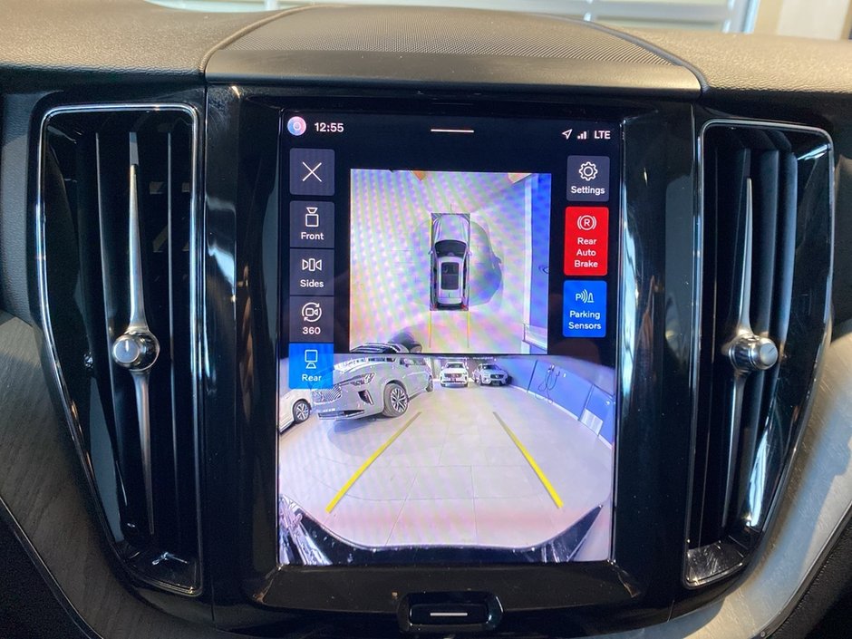 2025 Volvo XC60 B5 AWD Plus Dark Theme-16