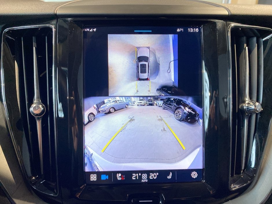 2025 Volvo XC60 B5 AWD Plus Dark Theme-16