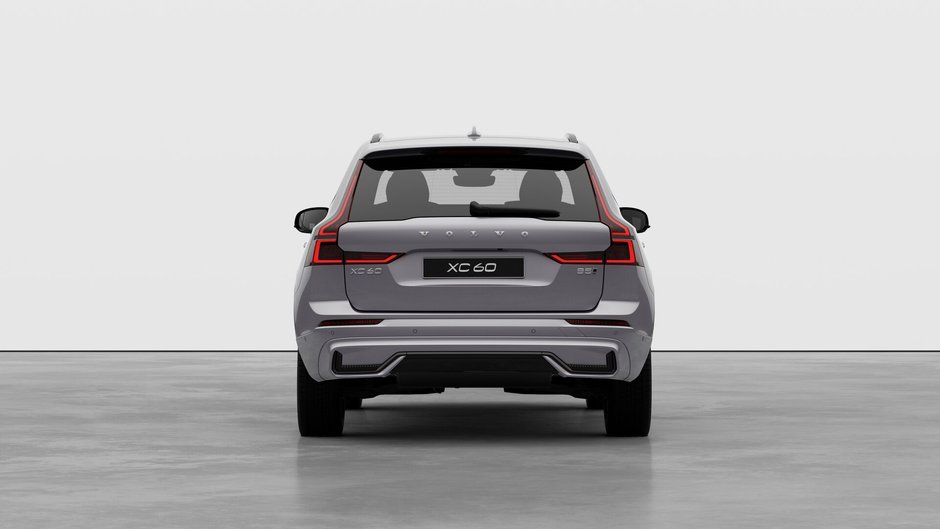 2027 Volvo XC60 Plus Dark Theme-5