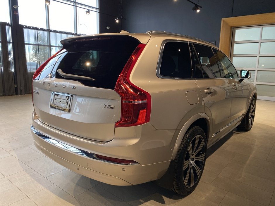 2025 Volvo XC90 Plug-In Hybrid T8 AWD Ultra Bright Theme 7-Seater-4