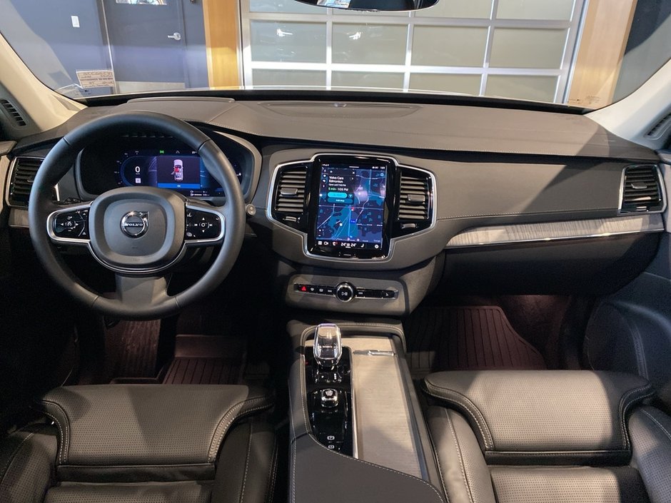 2025 Volvo XC90 Plug-In Hybrid T8 AWD Ultra Bright Theme 7-Seater-10