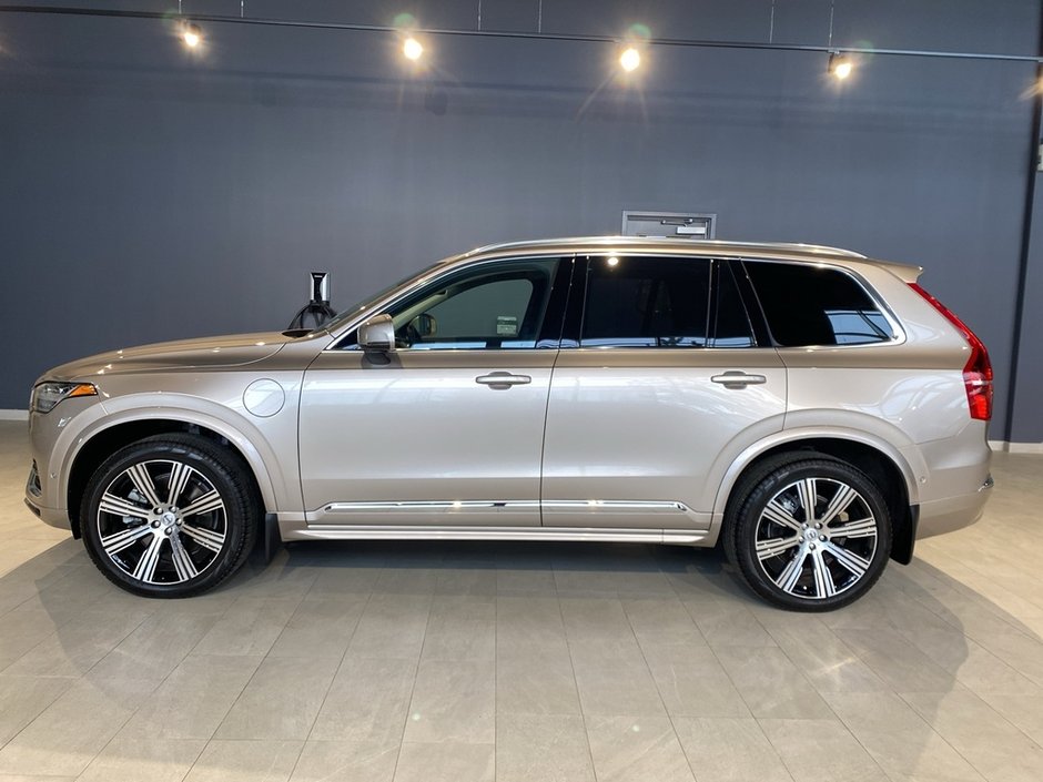 2025 Volvo XC90 Plug-In Hybrid T8 AWD Ultra Bright Theme 7-Seater-1