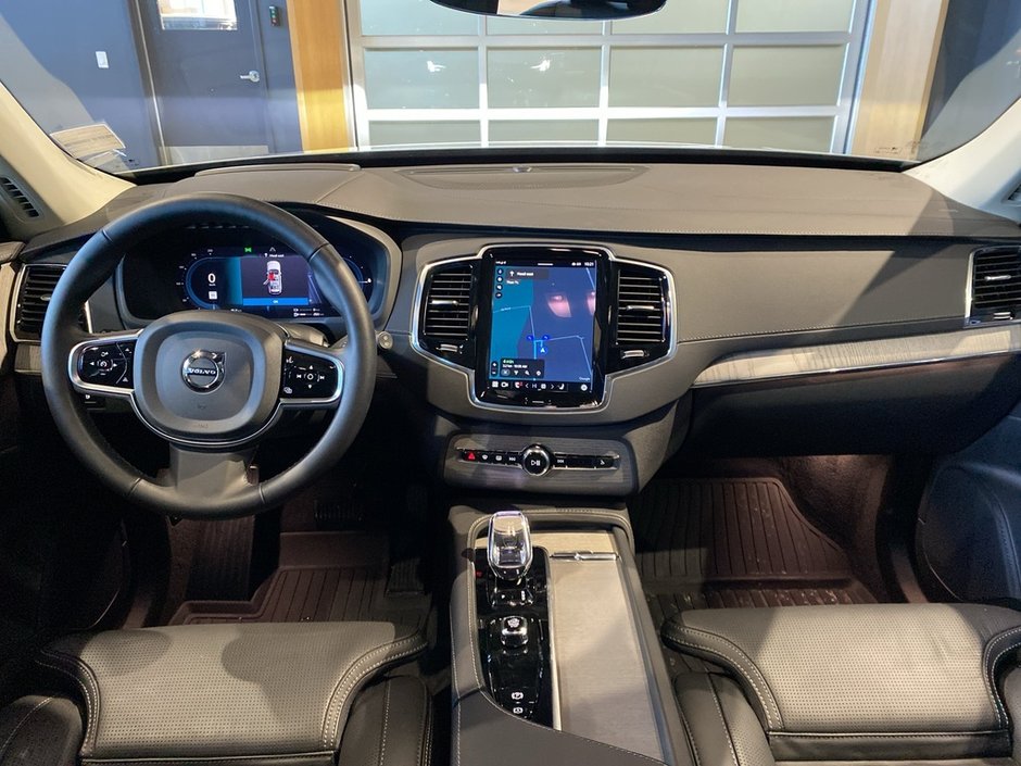 2025 Volvo XC90 Plug-In Hybrid T8 AWD Ultra Bright Theme 7-Seater-10