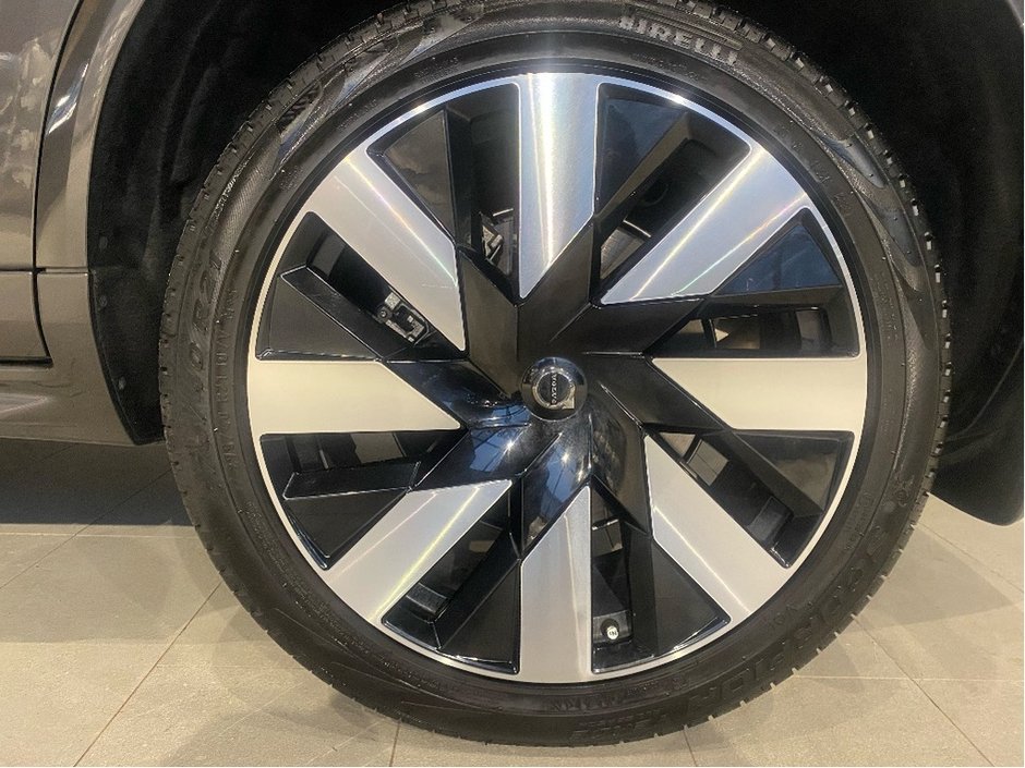 2025 Volvo XC90 Plug-In Hybrid T8 AWD Ultra Bright Theme 7-Seater-8