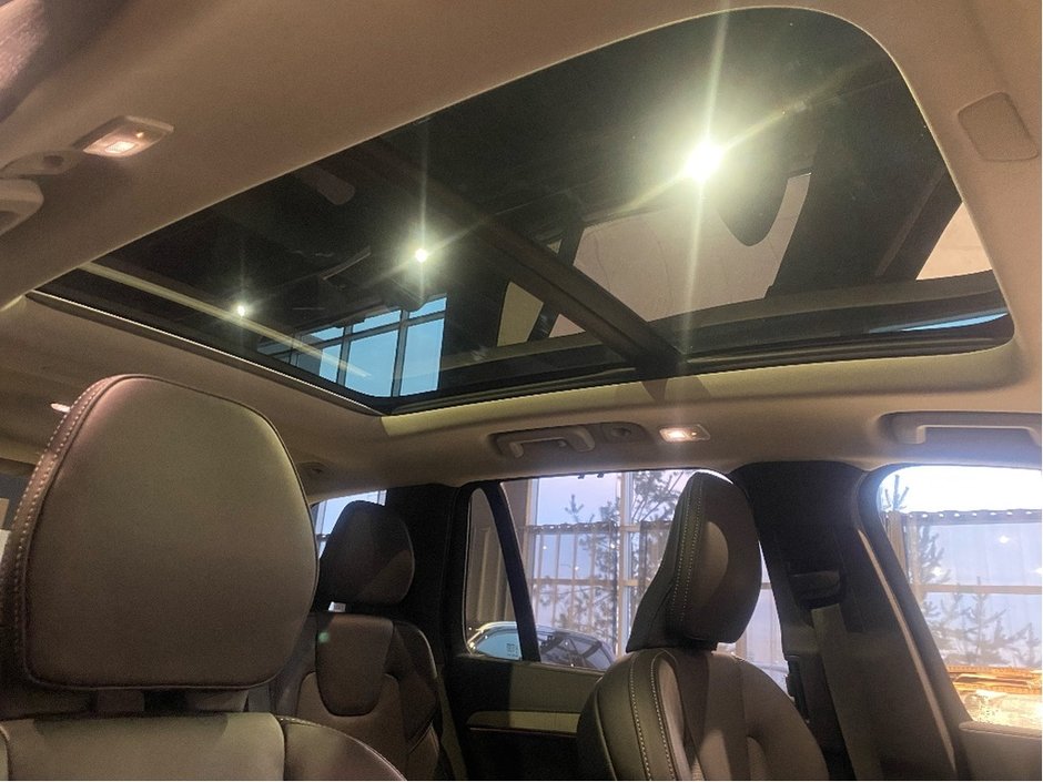 2025 Volvo XC90 Plug-In Hybrid T8 AWD Ultra Bright Theme 7-Seater-22