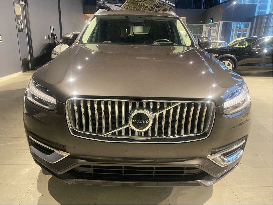 2025 Volvo XC90 Plug-In Hybrid T8 AWD Ultra Bright Theme 7-Seater-7