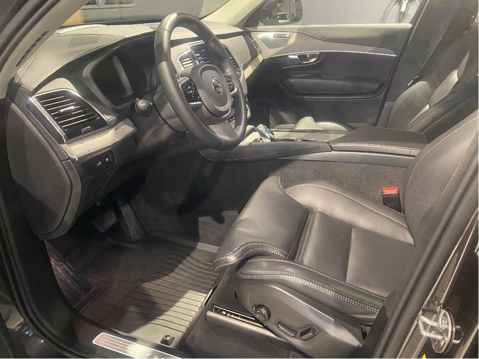 2025 Volvo XC90 Plug-In Hybrid T8 AWD Ultra Bright Theme 7-Seater-9