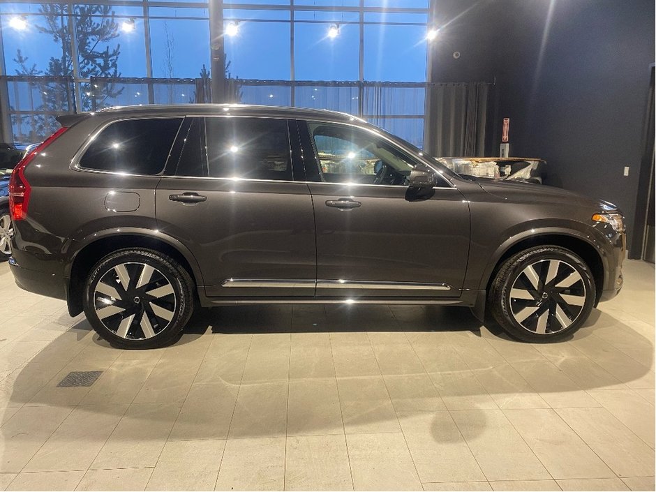 2025 Volvo XC90 Plug-In Hybrid T8 AWD Ultra Bright Theme 7-Seater-5