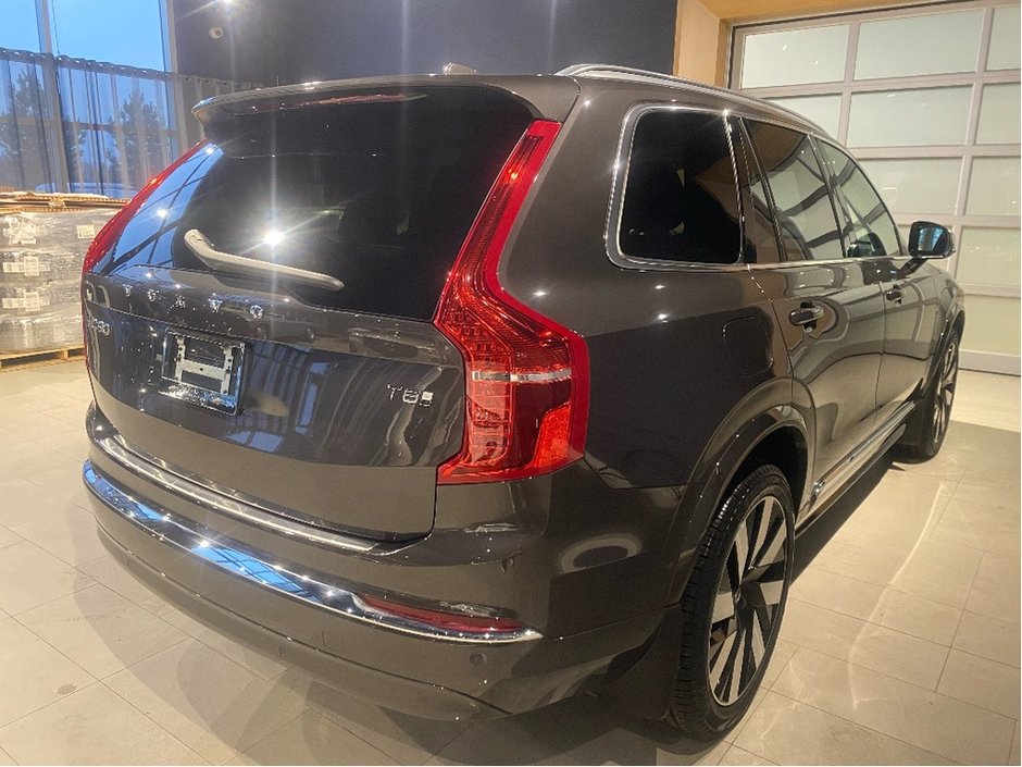 2025 Volvo XC90 Plug-In Hybrid T8 AWD Ultra Bright Theme 7-Seater-4