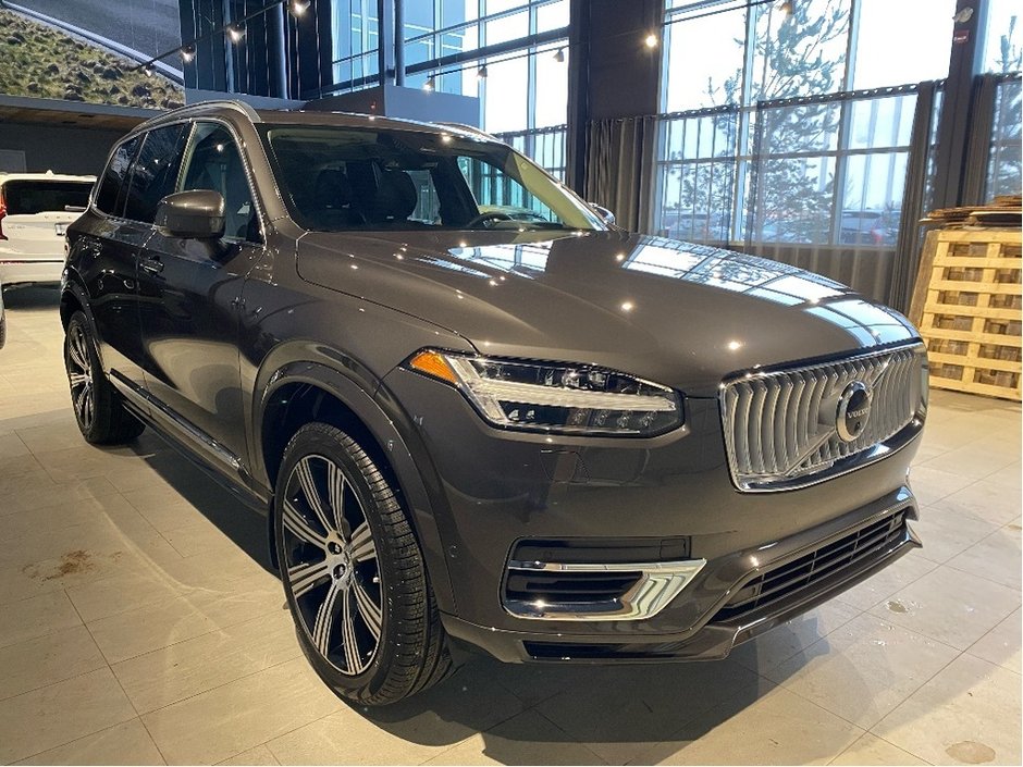 2025 Volvo XC90 Plug-In Hybrid T8 AWD Ultra Bright Theme 7-Seater-6