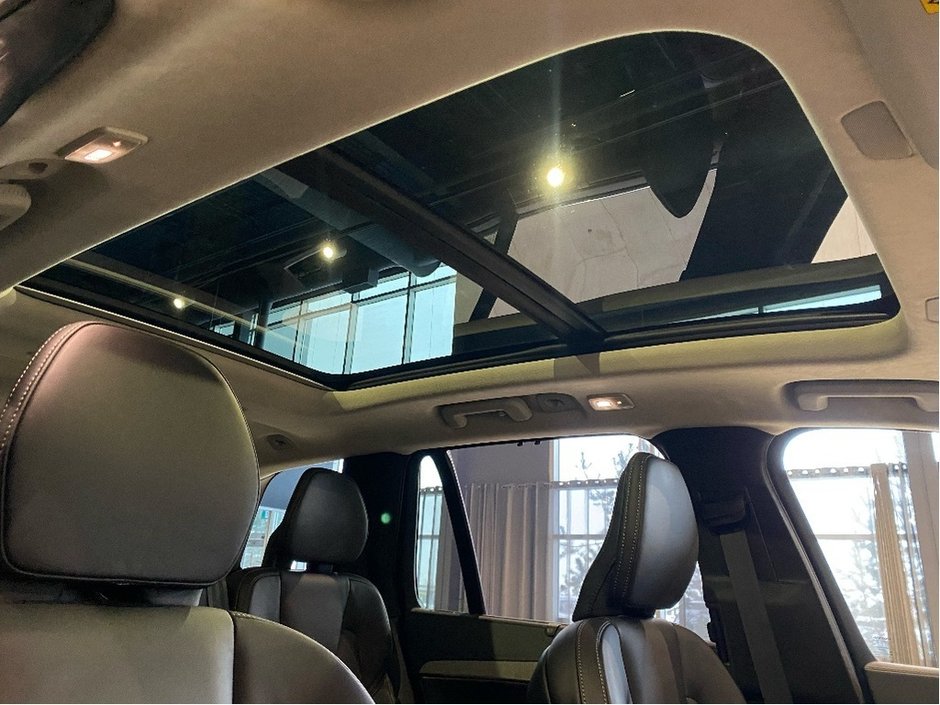 2025 Volvo XC90 Plug-In Hybrid T8 AWD Ultra Bright Theme 7-Seater-24