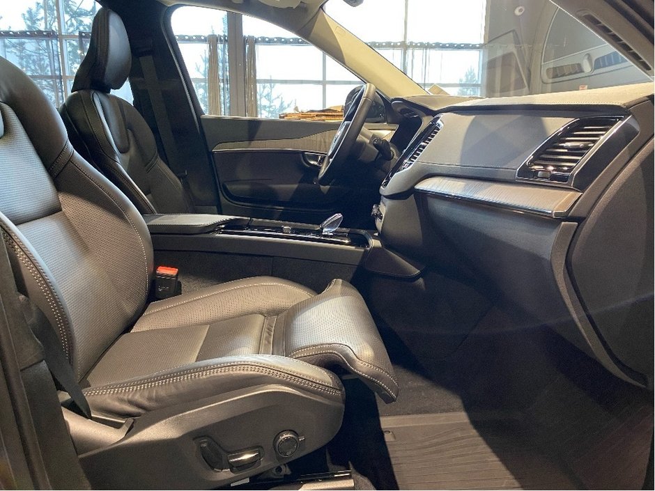 2025 Volvo XC90 Plug-In Hybrid T8 AWD Ultra Bright Theme 7-Seater-22