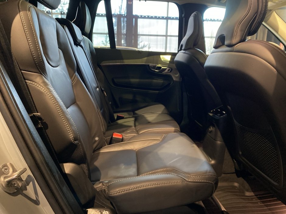 2025 Volvo XC90 Plug-In Hybrid T8 AWD Ultra Bright Theme 7-Seater-24