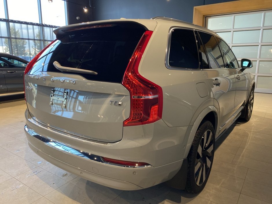 2025 Volvo XC90 Plug-In Hybrid T8 AWD Ultra Bright Theme 7-Seater-4