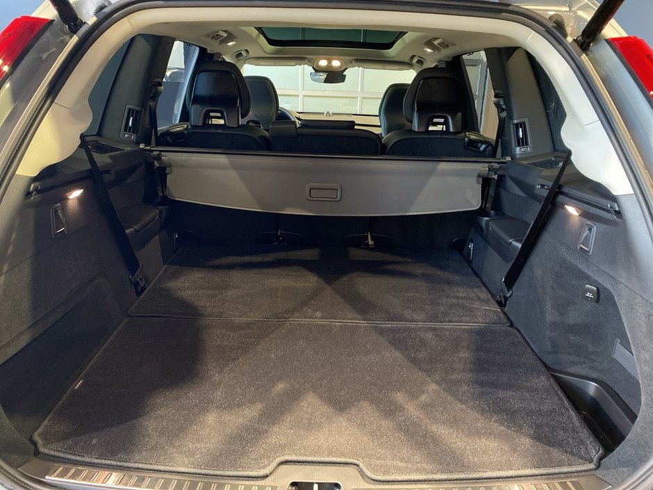 2025 Volvo XC90 Plug-In Hybrid T8 AWD Ultra Bright Theme 7-Seater-22