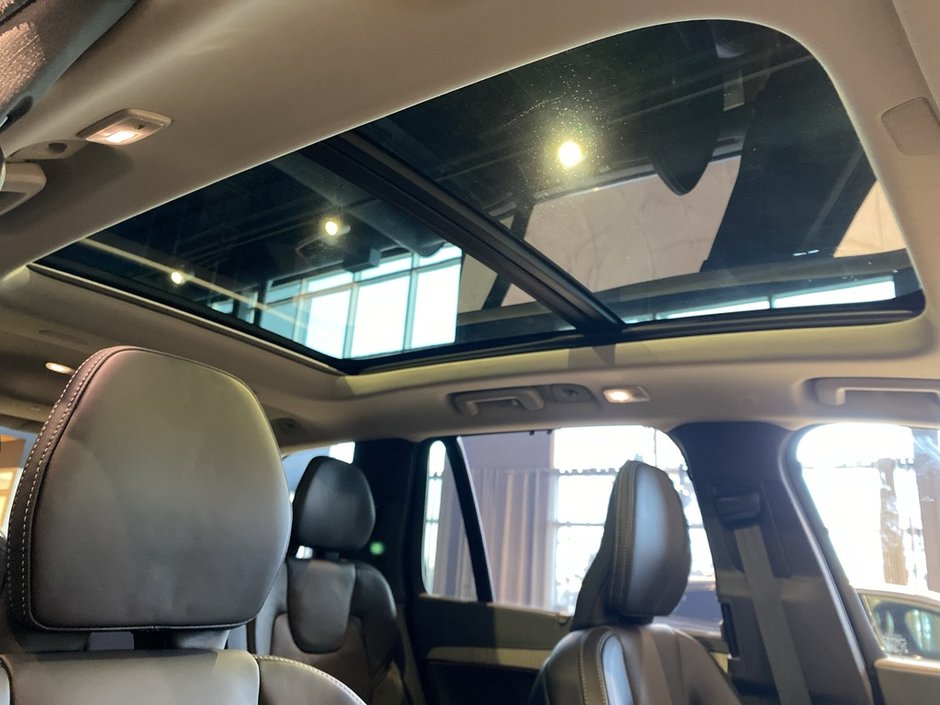 2025 Volvo XC90 Plug-In Hybrid T8 AWD Ultra Bright Theme 7-Seater-27