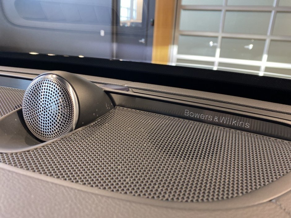 2025 Volvo XC90 Plug-In Hybrid T8 AWD Ultra Bright Theme 7-Seater-15