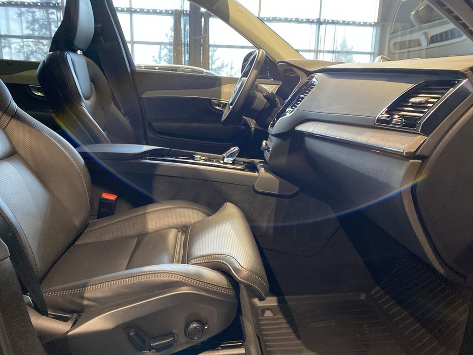 2025 Volvo XC90 Plug-In Hybrid T8 AWD Ultra Bright Theme 7-Seater-25