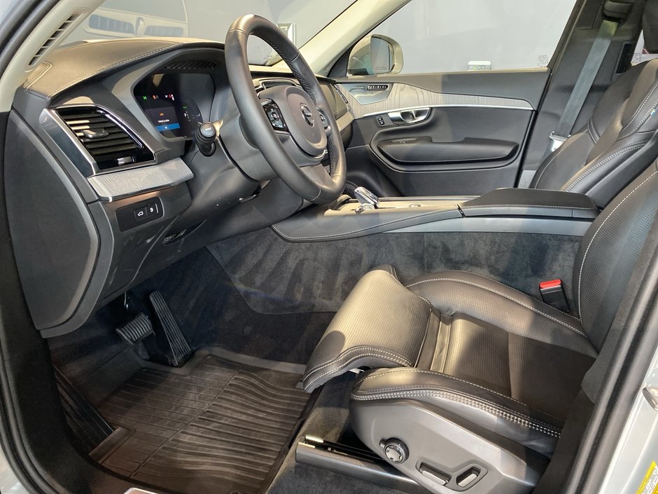 2025 Volvo XC90 Plug-In Hybrid Ultra Bright Theme-9