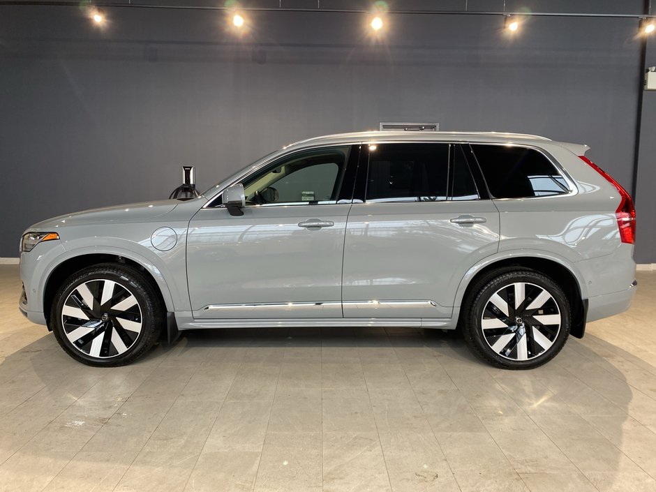 2025 Volvo XC90 Plug-In Hybrid Ultra Bright Theme-1
