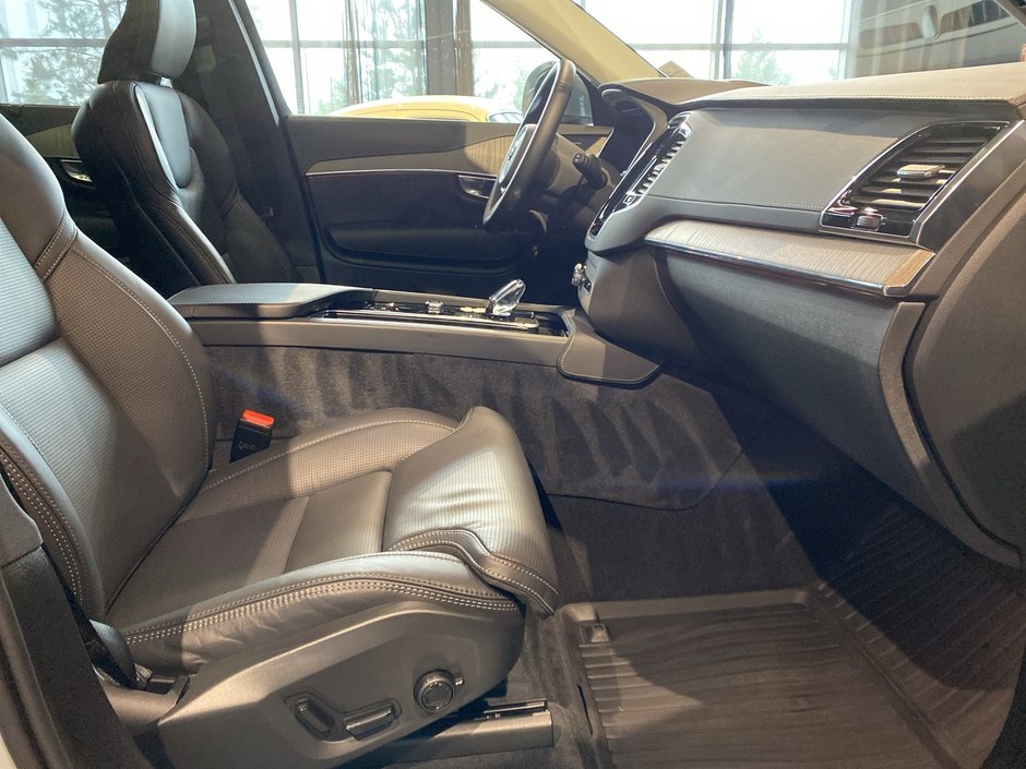 2025 Volvo XC90 Plug-In Hybrid Ultra Bright Theme-23