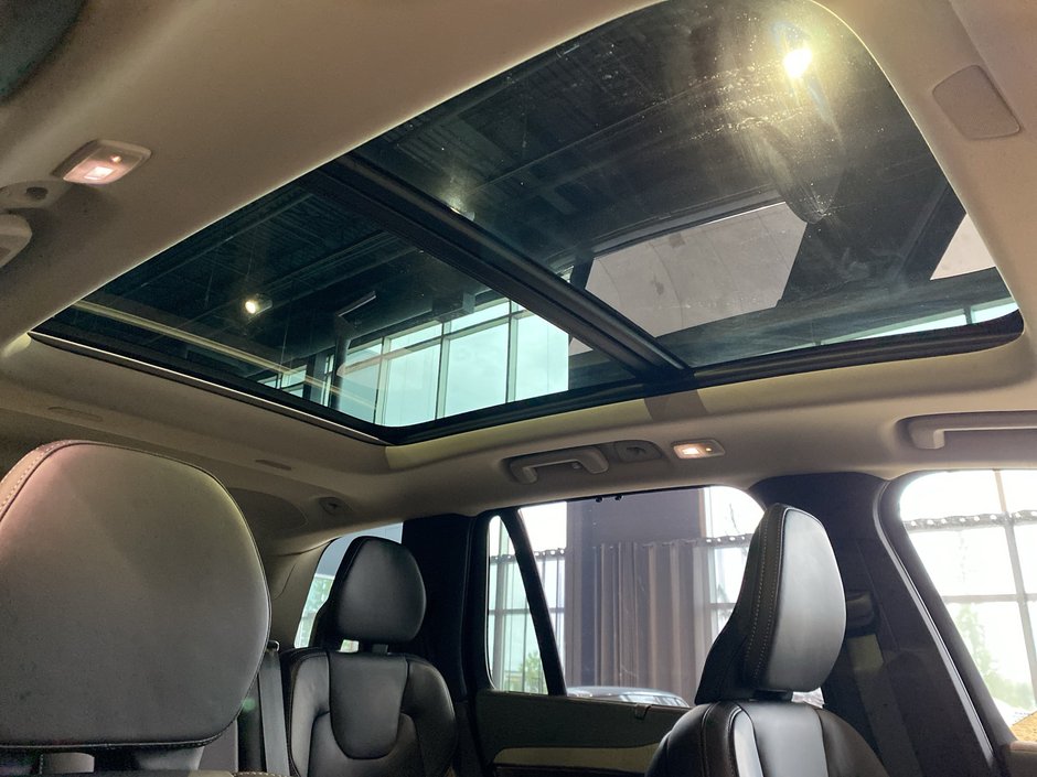 2025 Volvo XC90 Plug-In Hybrid Ultra Bright Theme-25