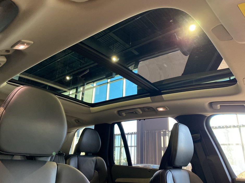 2025 Volvo XC90 Plug-In Hybrid Ultra Bright Theme-26