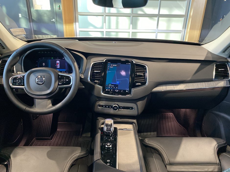 2025 Volvo XC90 Plug-In Hybrid Ultra Bright Theme-10