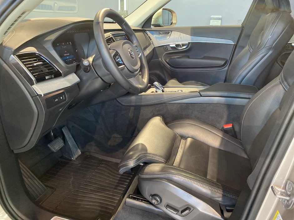 2025 Volvo XC90 Plug-In Hybrid Ultra Bright Theme-9