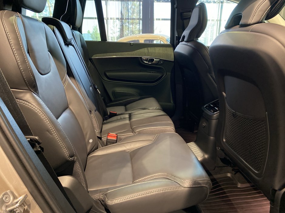 2025 Volvo XC90 Plug-In Hybrid Ultra Bright Theme-23