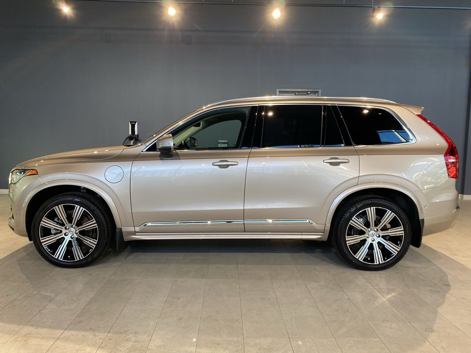 2025 Volvo XC90 Plug-In Hybrid Ultra Bright Theme-1