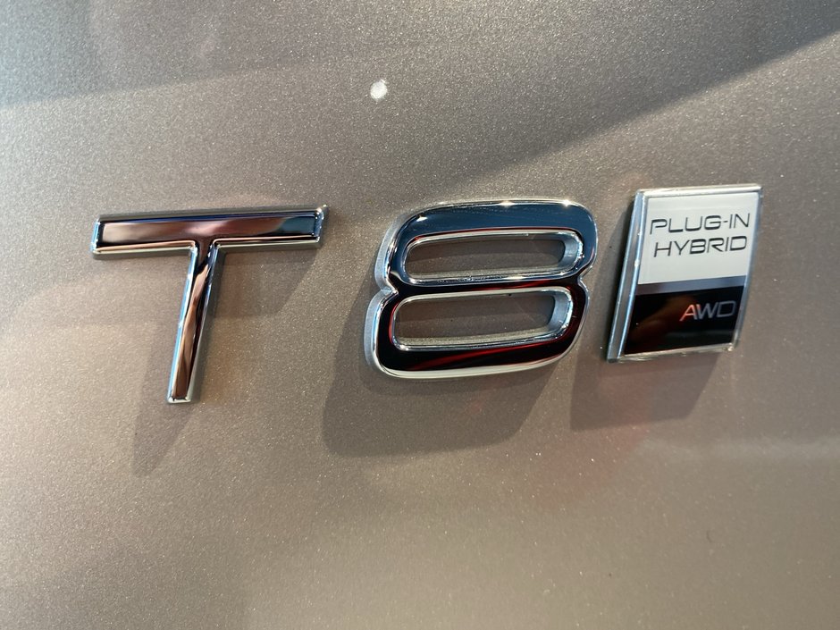 2025 Volvo XC90 Plug-In Hybrid Ultra Bright Theme-28