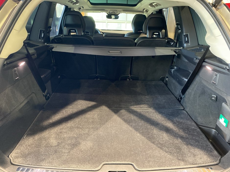 2025 Volvo XC90 Plug-In Hybrid Ultra Bright Theme-21