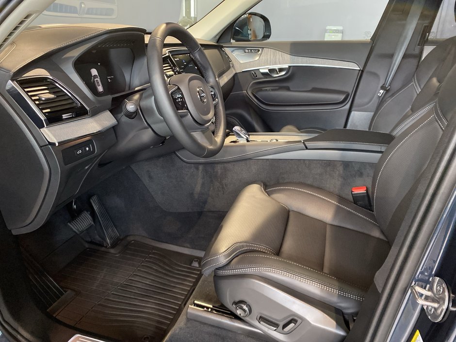 2025 Volvo XC90 Plug-In Hybrid Ultra Bright Theme-9