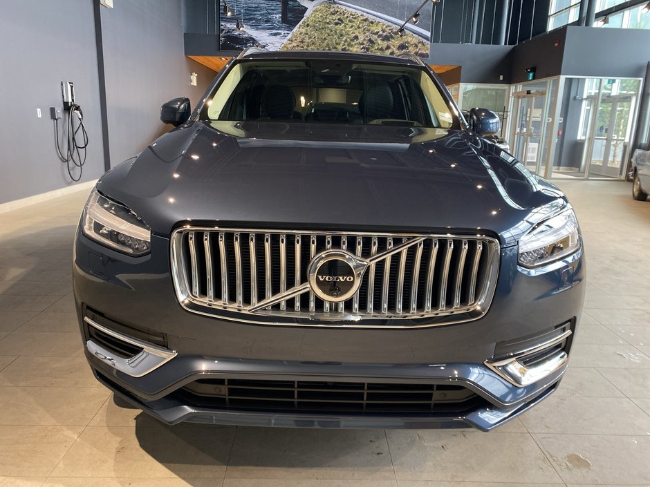 2025 Volvo XC90 Plug-In Hybrid Ultra Bright Theme-7