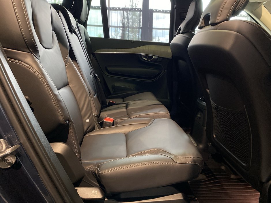 2025 Volvo XC90 Plug-In Hybrid Ultra Bright Theme-23