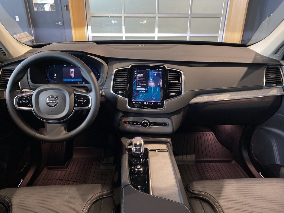 2025 Volvo XC90 Plug-In Hybrid Ultra Bright Theme-10