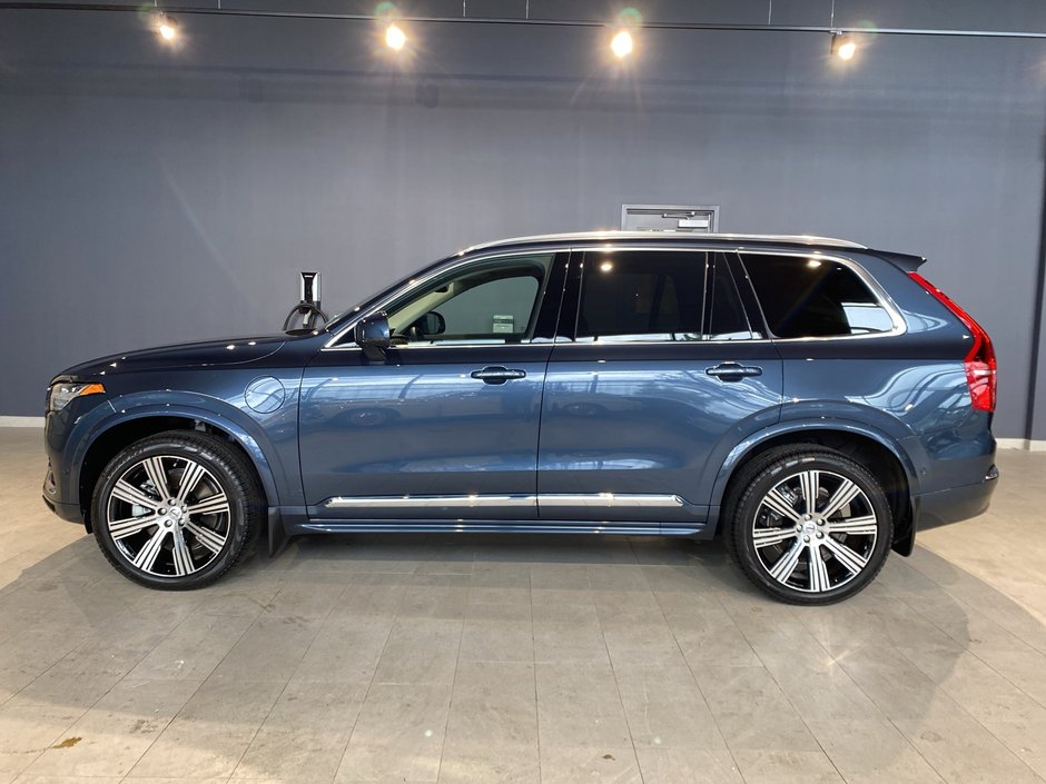 2025 Volvo XC90 Plug-In Hybrid Ultra Bright Theme-1