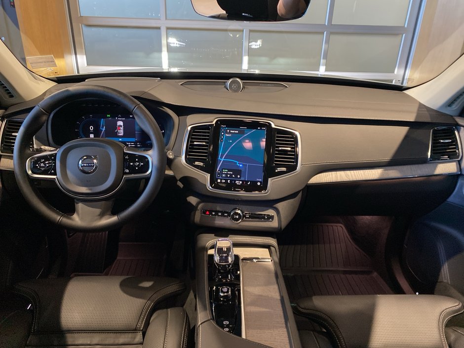 2025 Volvo XC90 Plug-In Hybrid Ultra Bright Theme-10