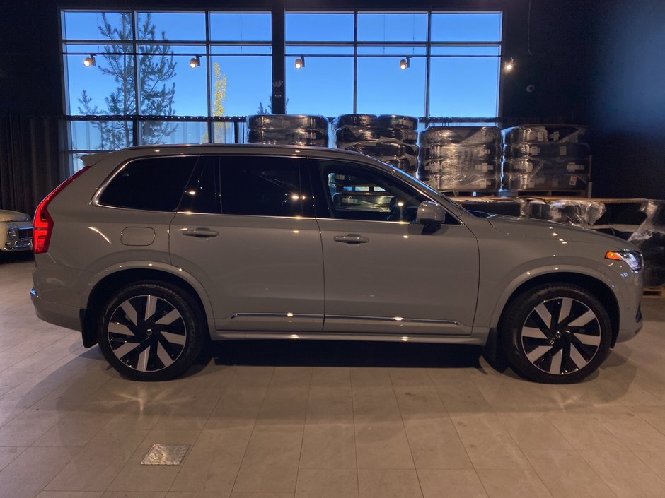 2025 Volvo XC90 Plug-In Hybrid Ultra Bright Theme-5